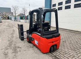 Linde E20 met klem